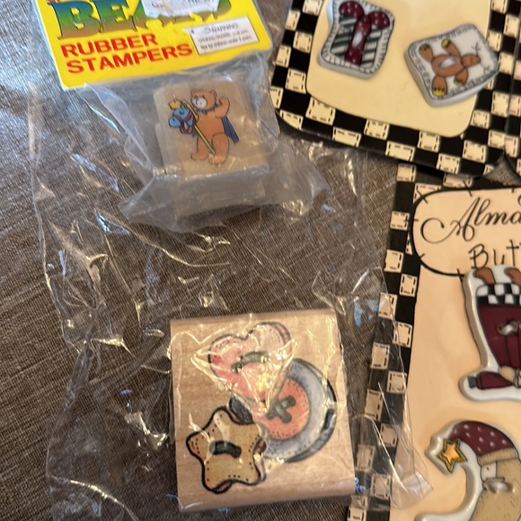 3 sets of Decorative buttons, 2 rubber stamps button & bear design.NEW - Picture 3 of 3